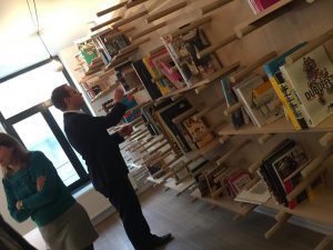 charleroi-inauguration-bibliotheque-vecteur